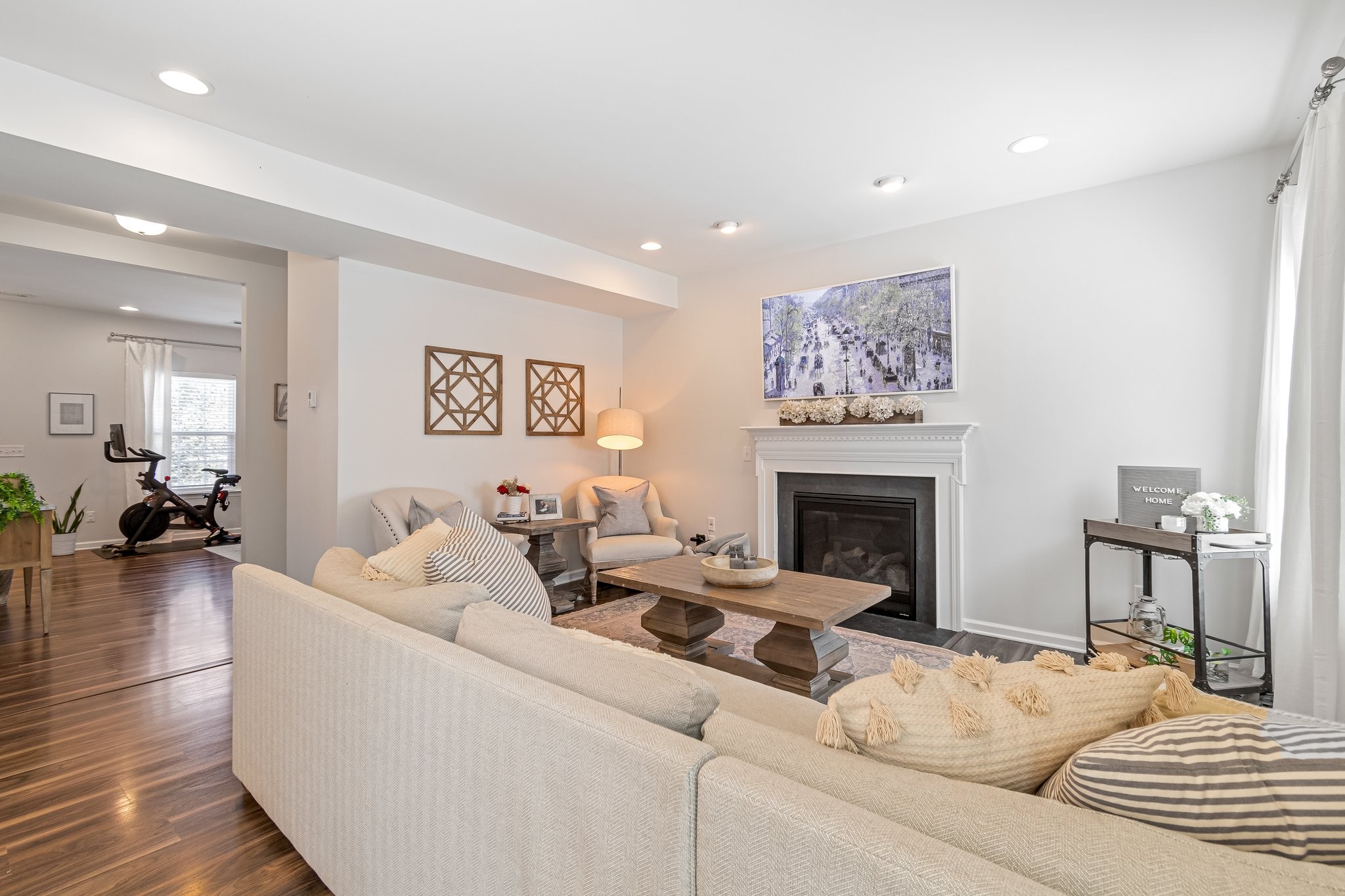 2828 Winterberry Dr