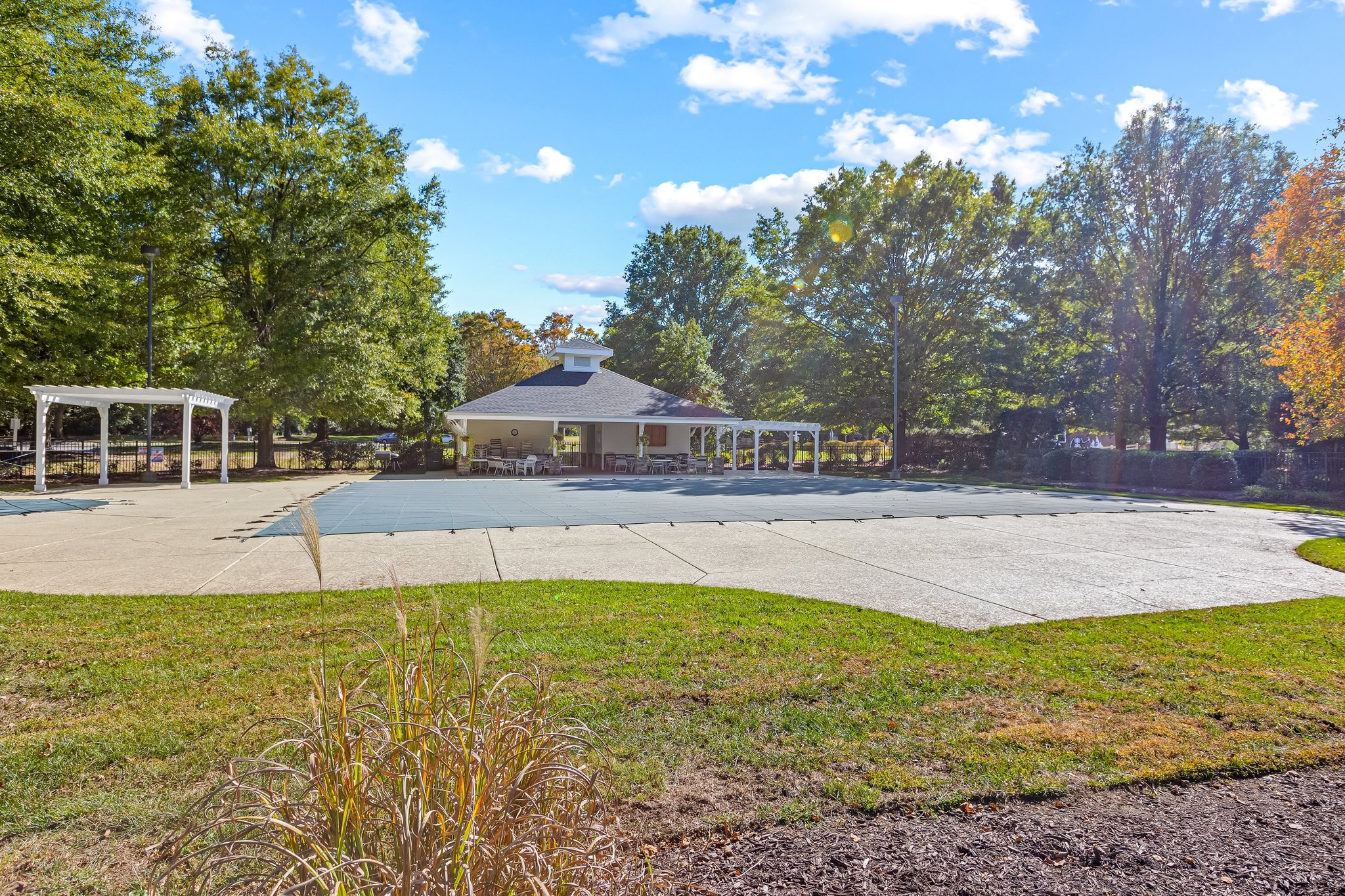 3263 Dark Woods Dr