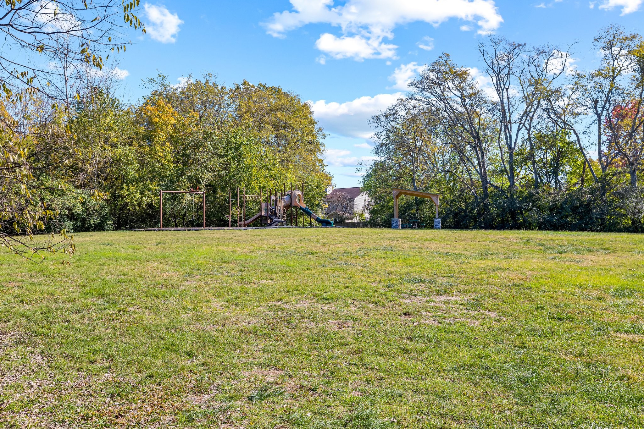 3263 Dark Woods Dr