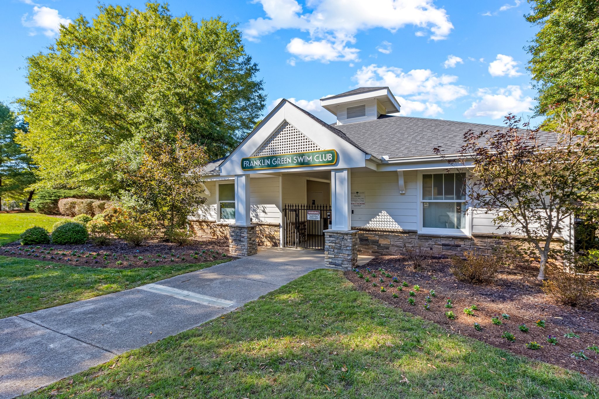 3263 Dark Woods Dr