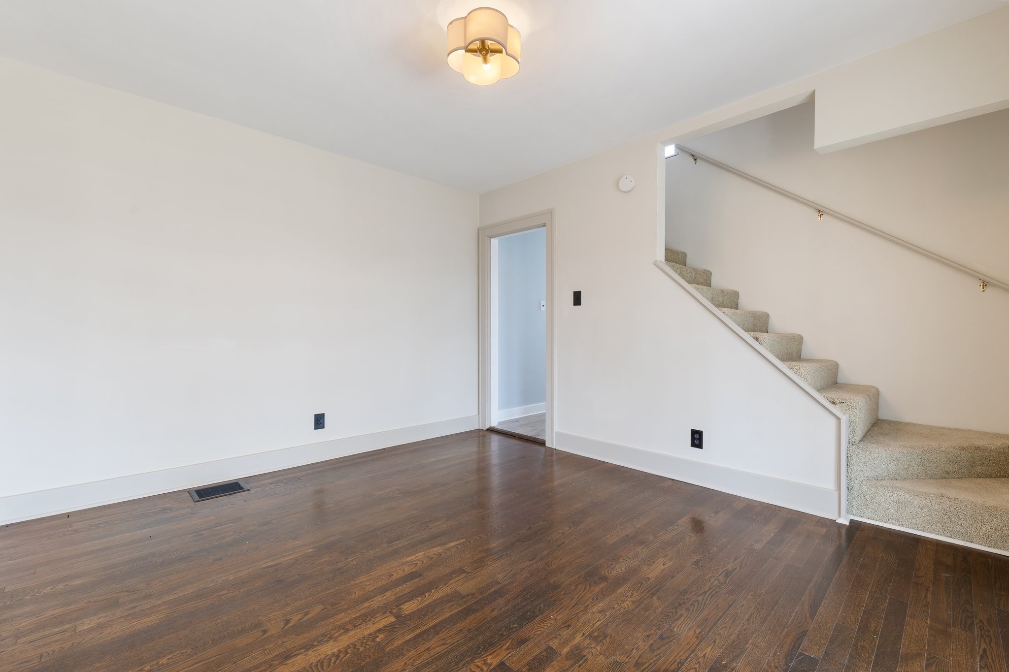 404 6th Ave