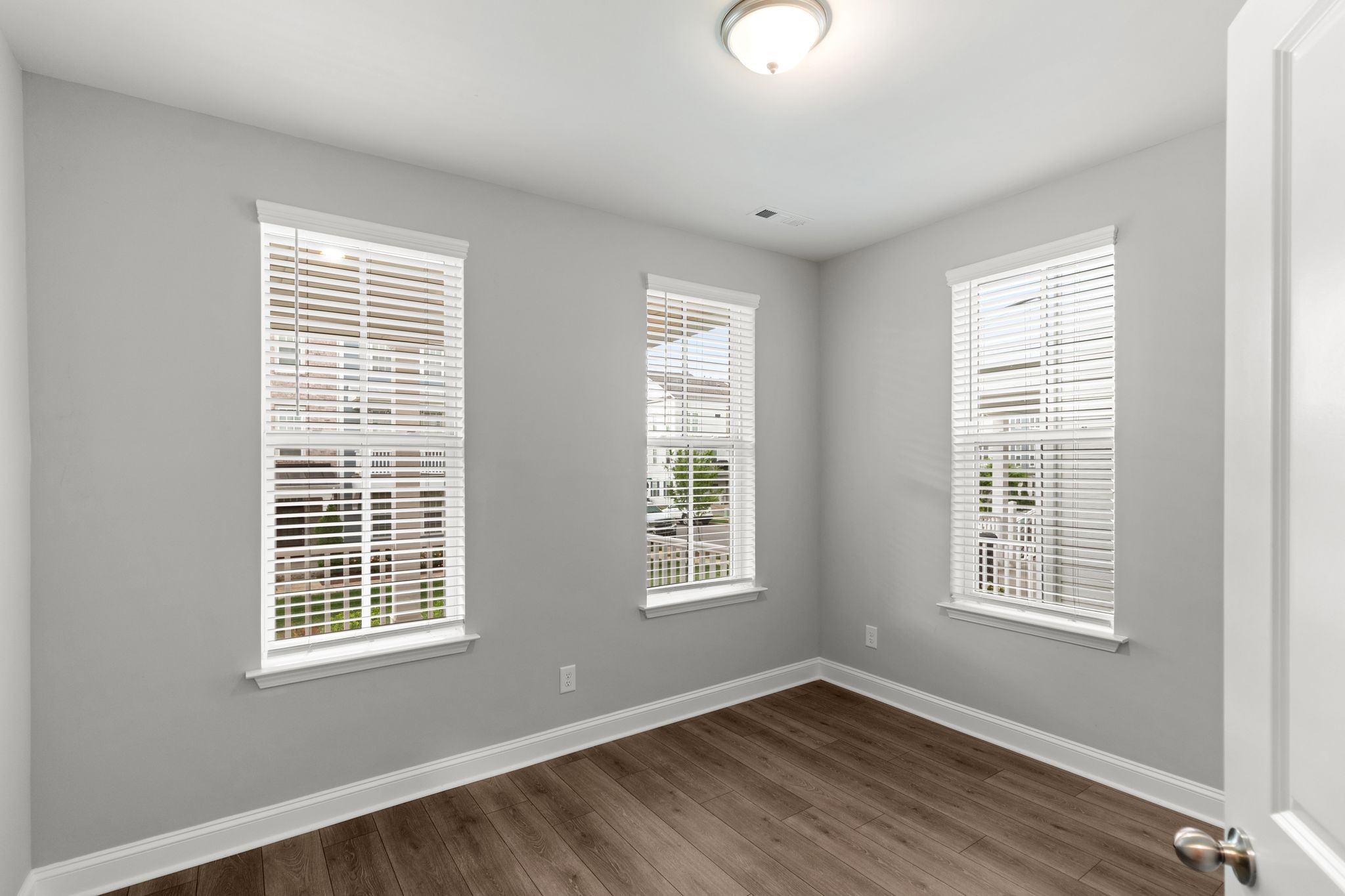 148 Burkitt Commons Ave