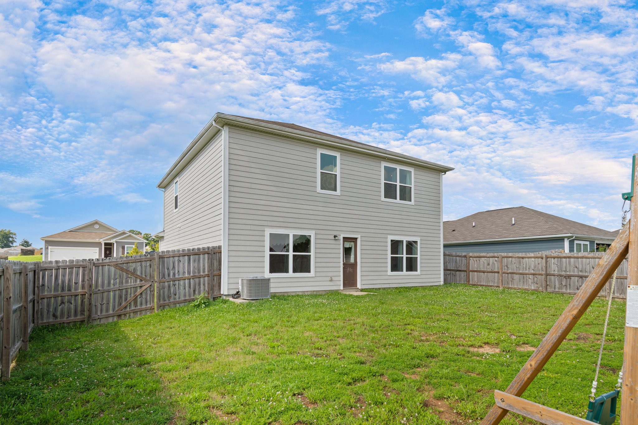 2555 Queen Bee Dr