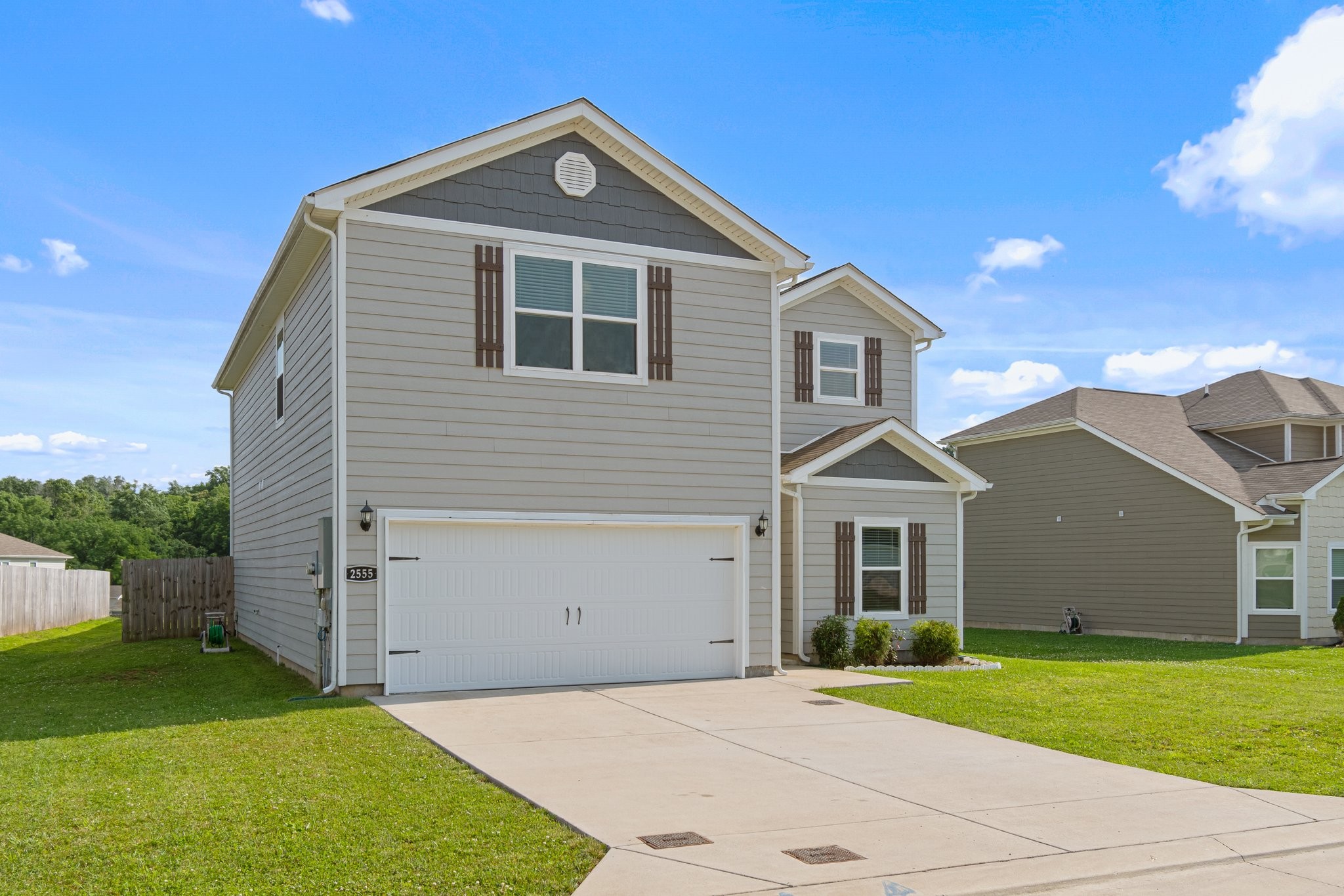 2555 Queen Bee Dr