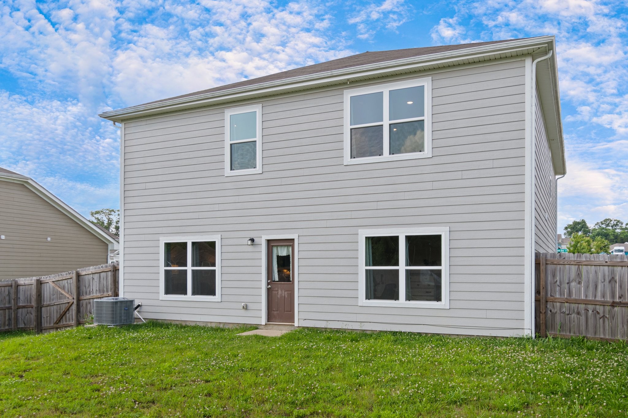 2555 Queen Bee Dr