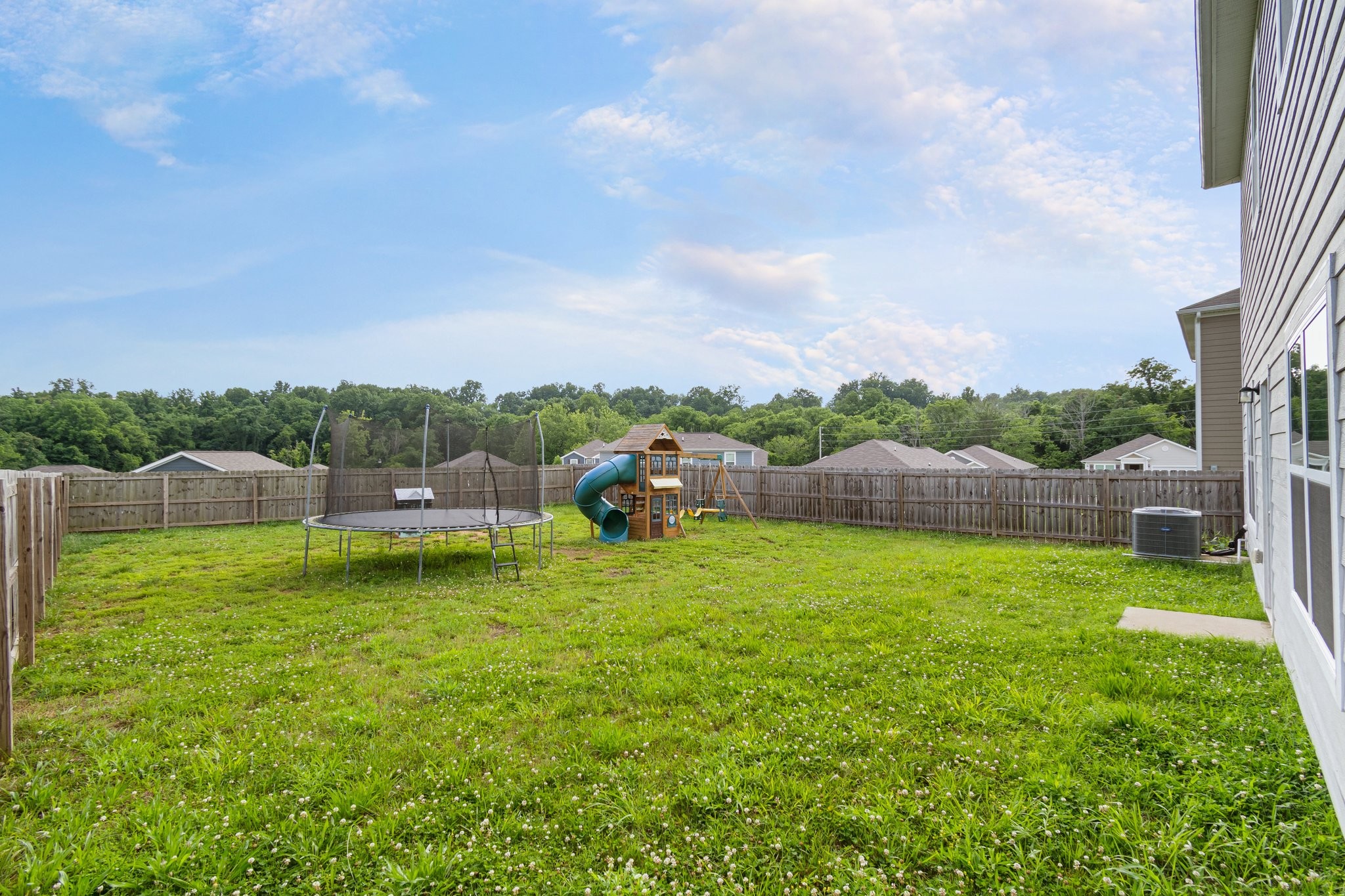 2555 Queen Bee Dr