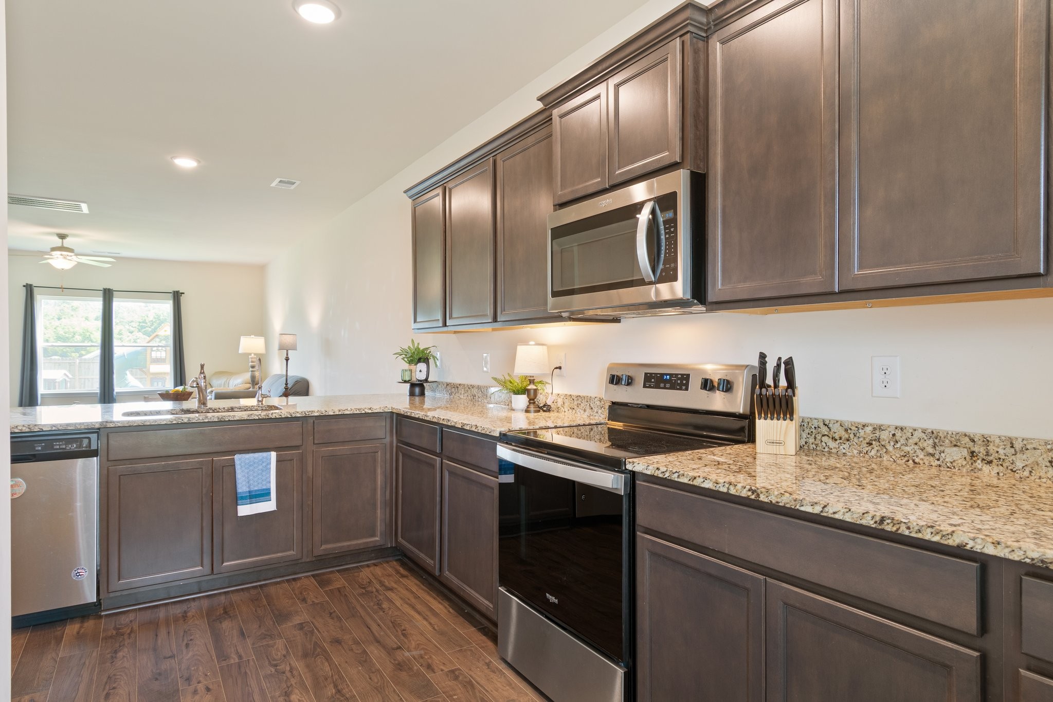 2555 Queen Bee Dr