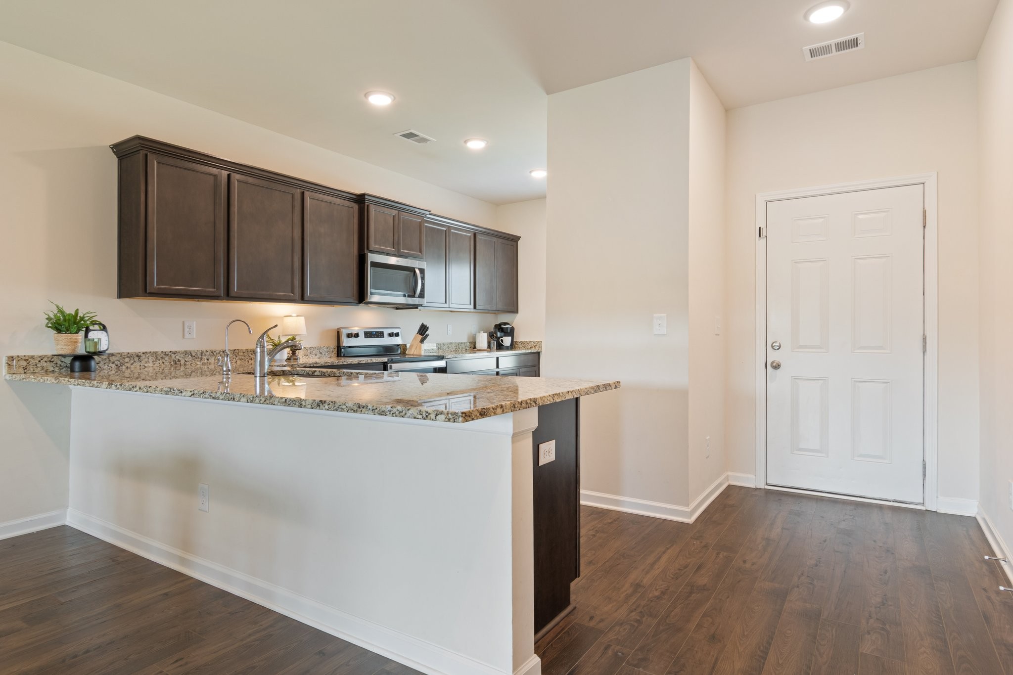 2555 Queen Bee Dr