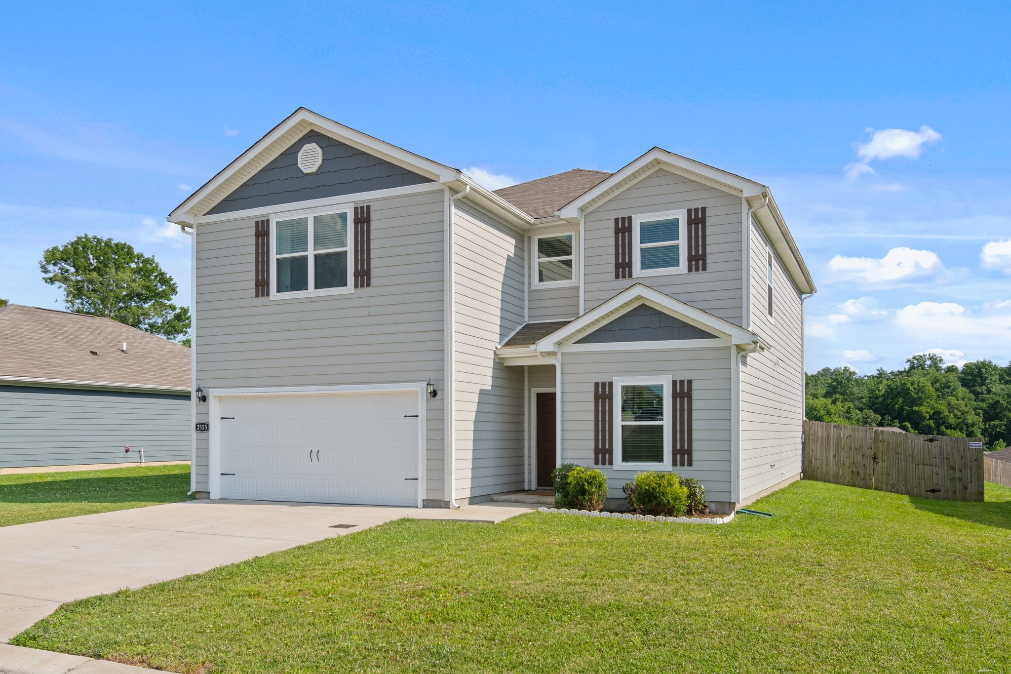 2555 Queen Bee Dr