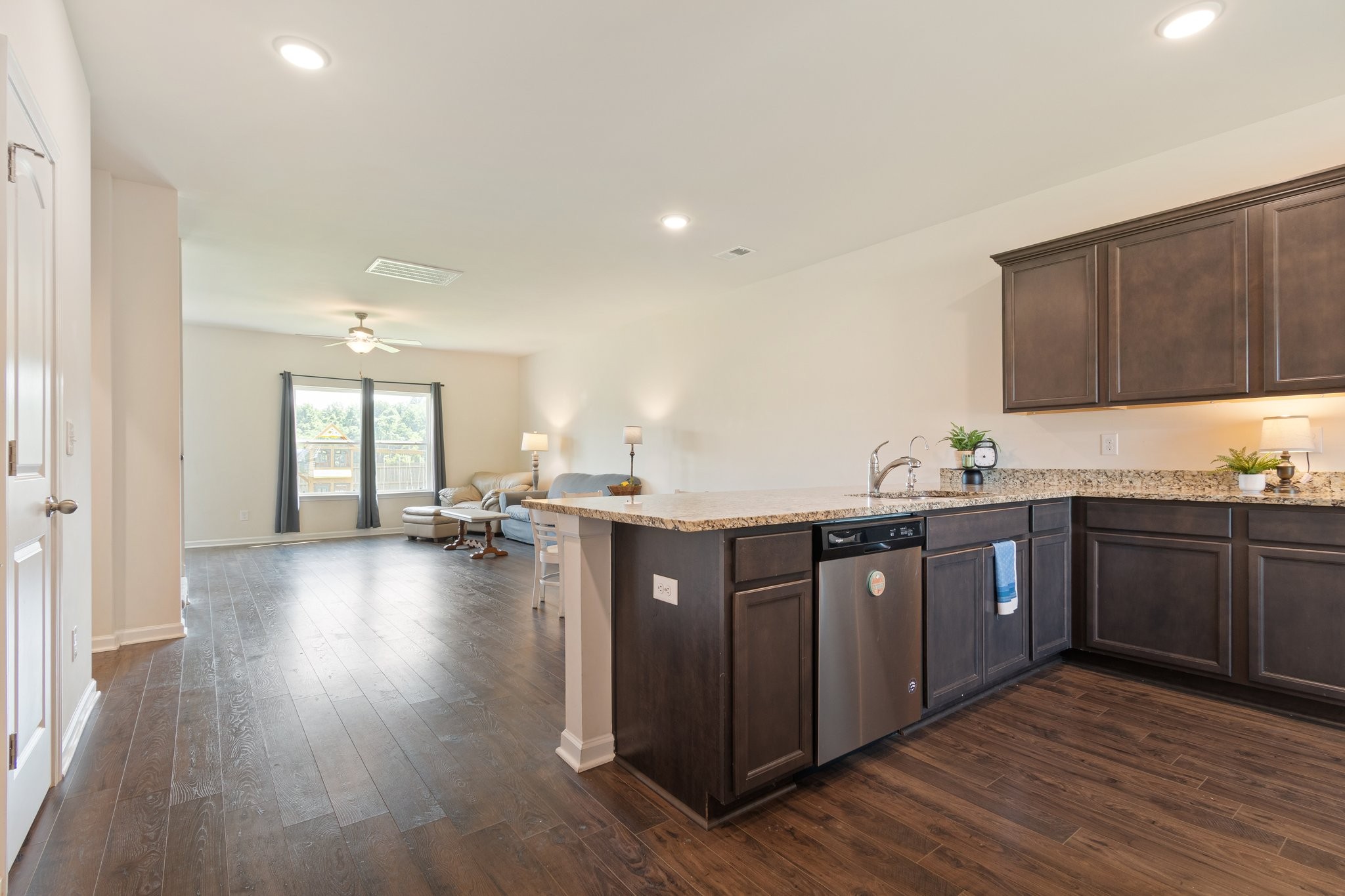 2555 Queen Bee Dr