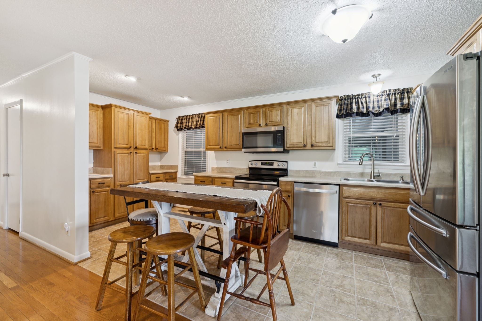 1710 New Highway 7