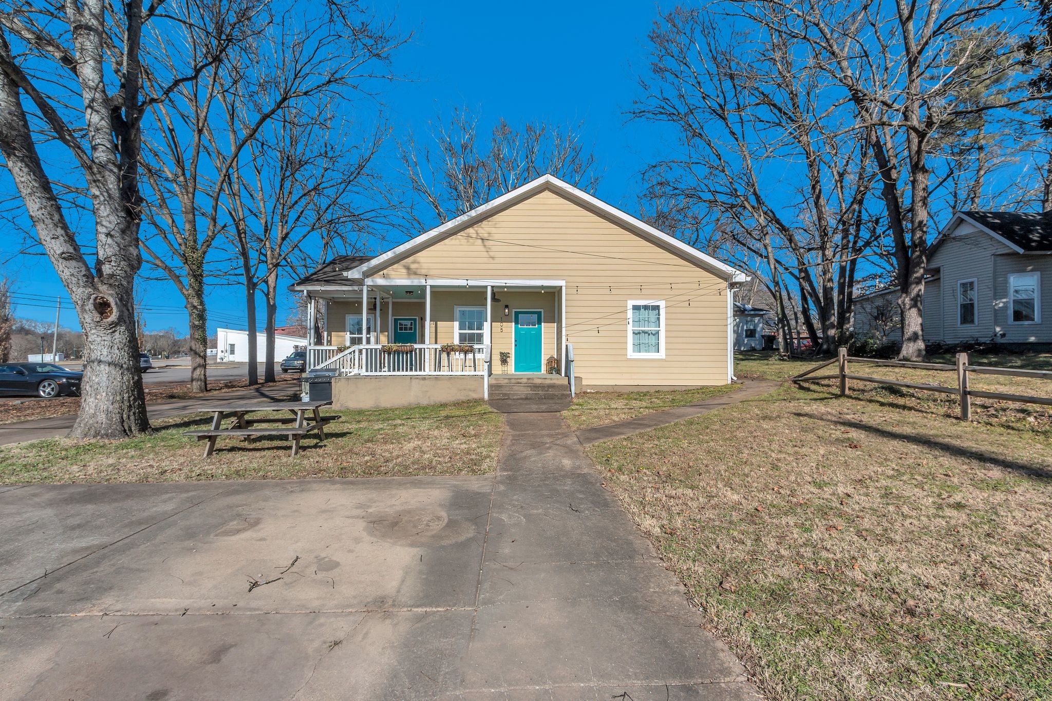 105 Riverside Dr
