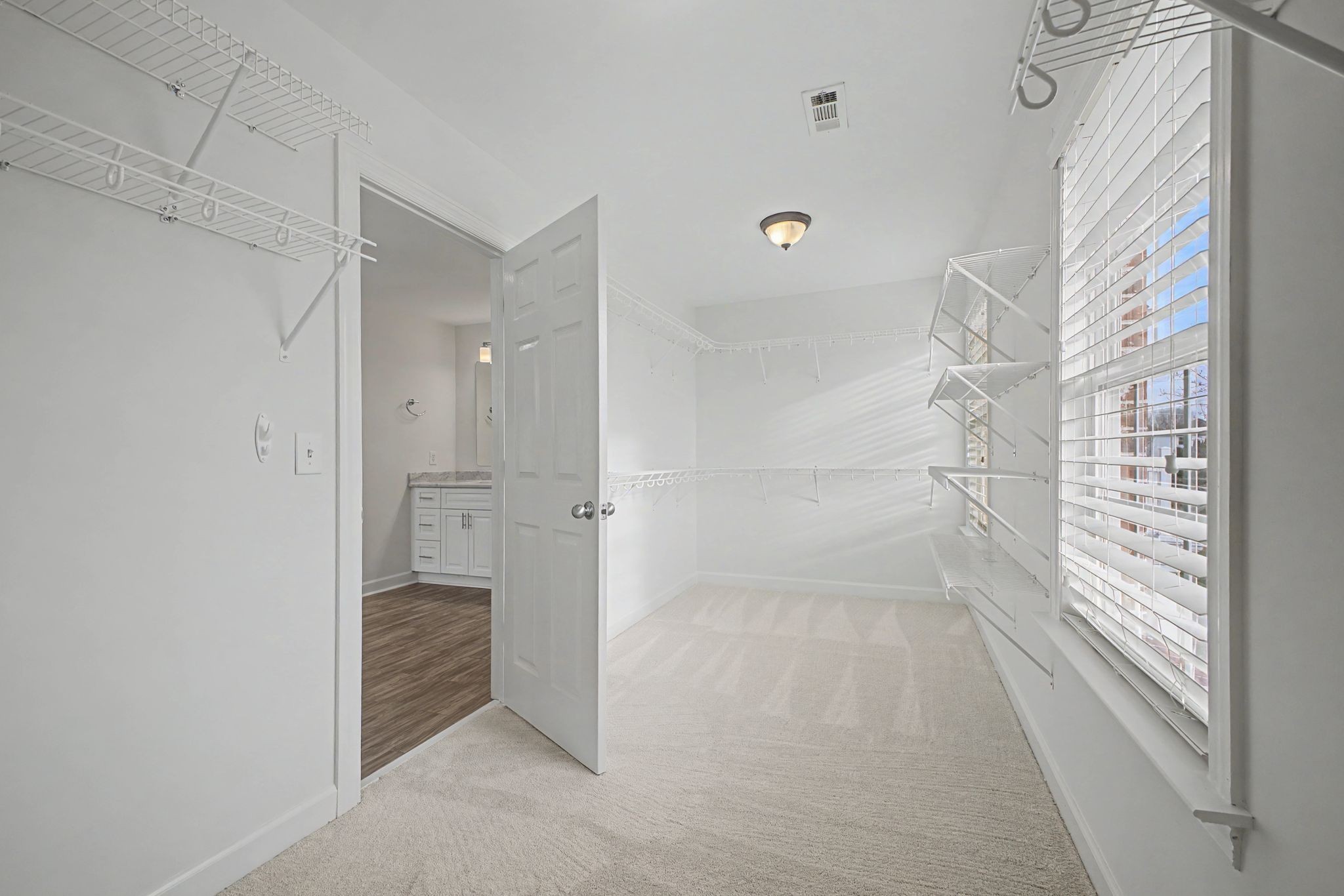 1060 Auldridge Dr