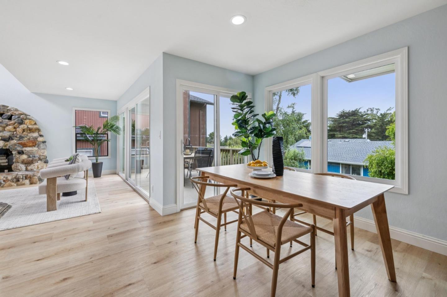 389 Avenue Granada