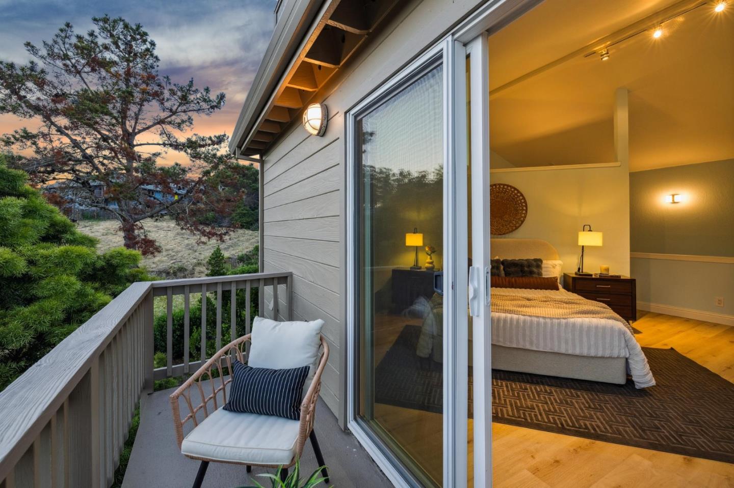 389 Avenue Granada