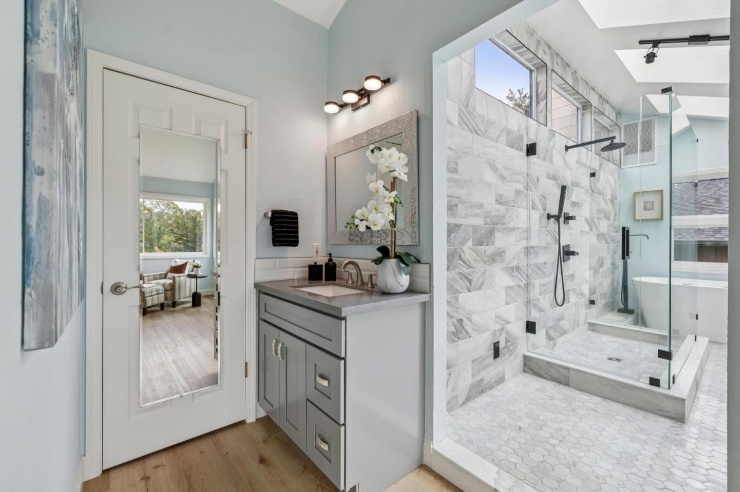 389 Avenue Granada
