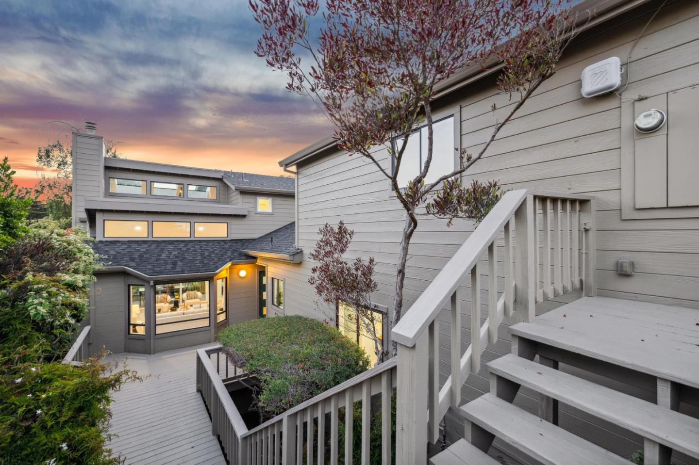 389 Avenue Granada