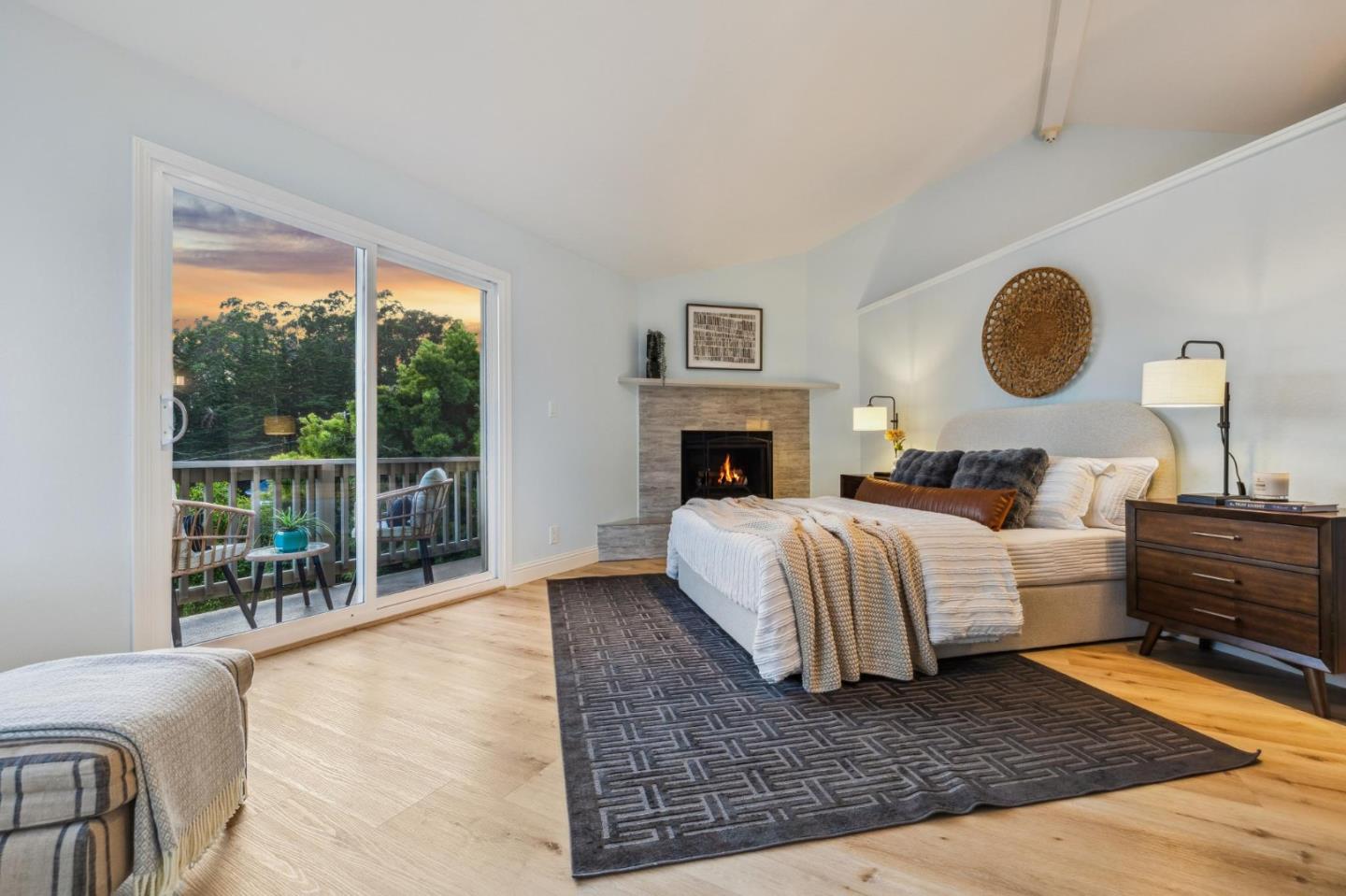 389 Avenue Granada