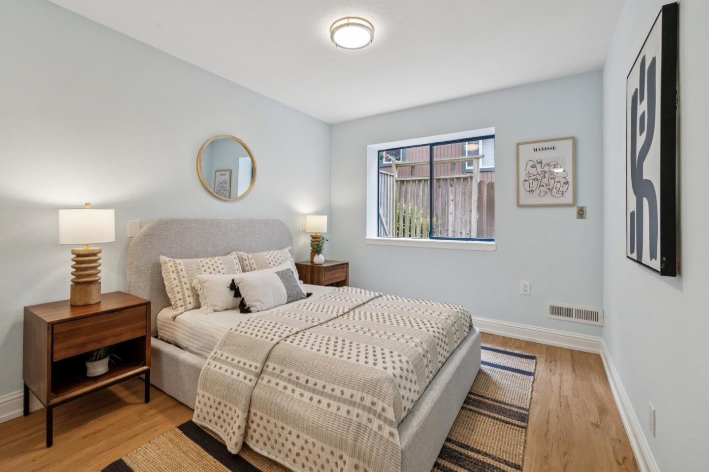 389 Avenue Granada