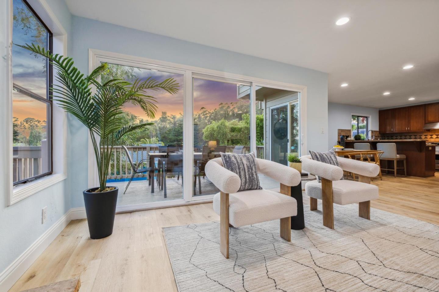 389 Avenue Granada