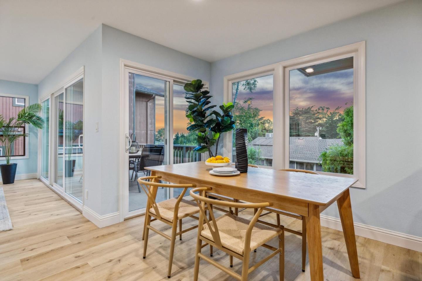 389 Avenue Granada