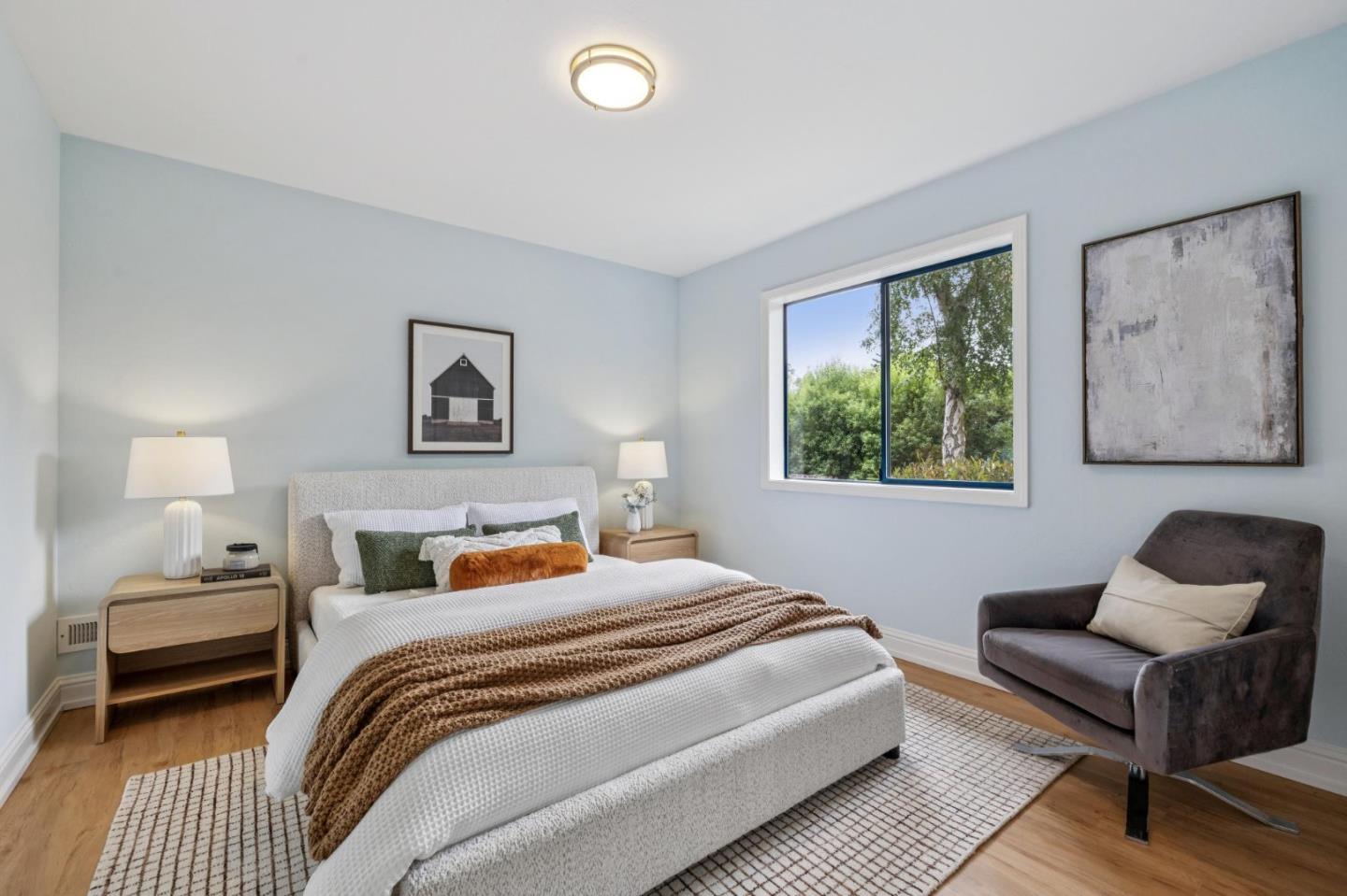 389 Avenue Granada