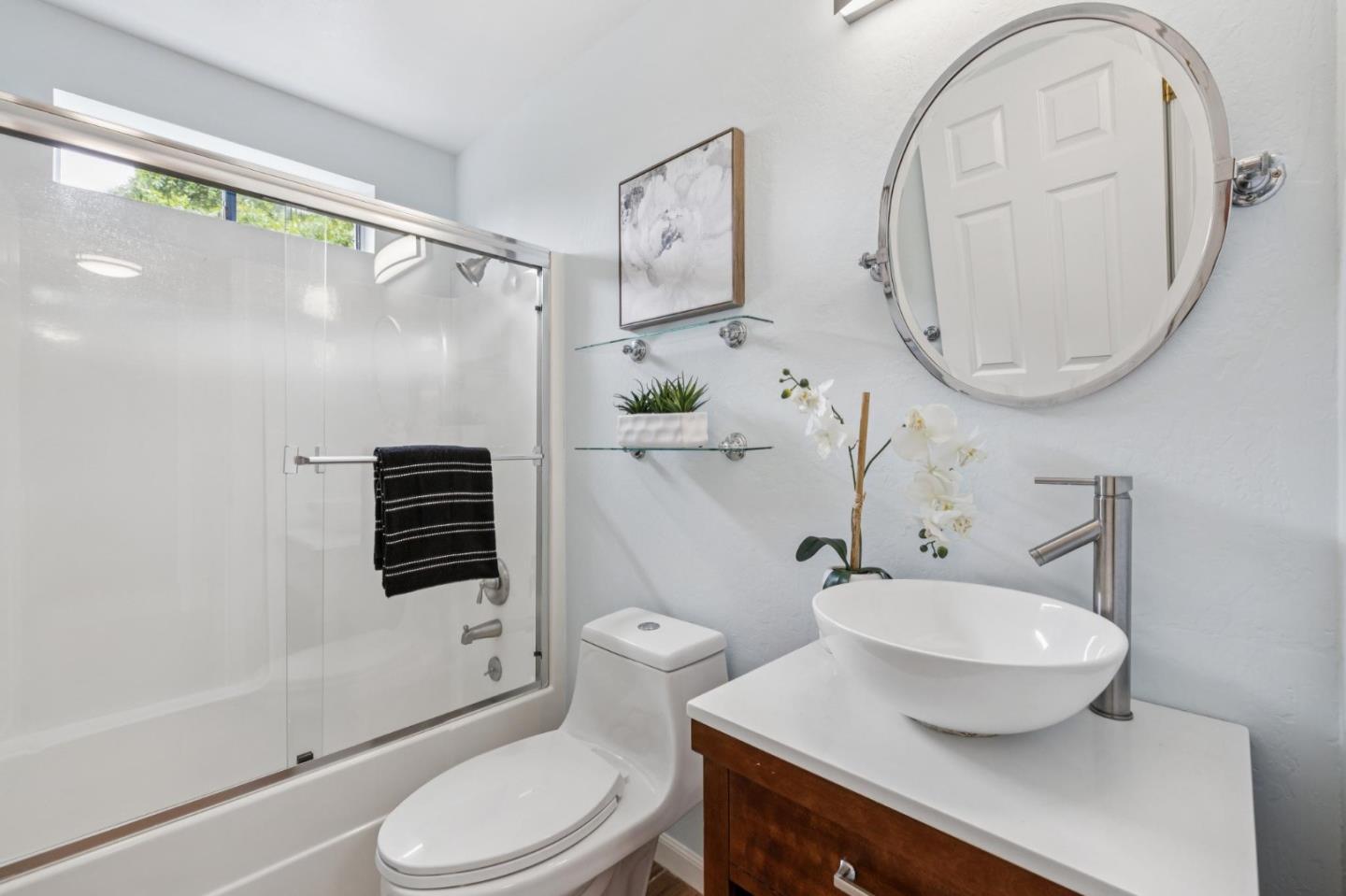 389 Avenue Granada