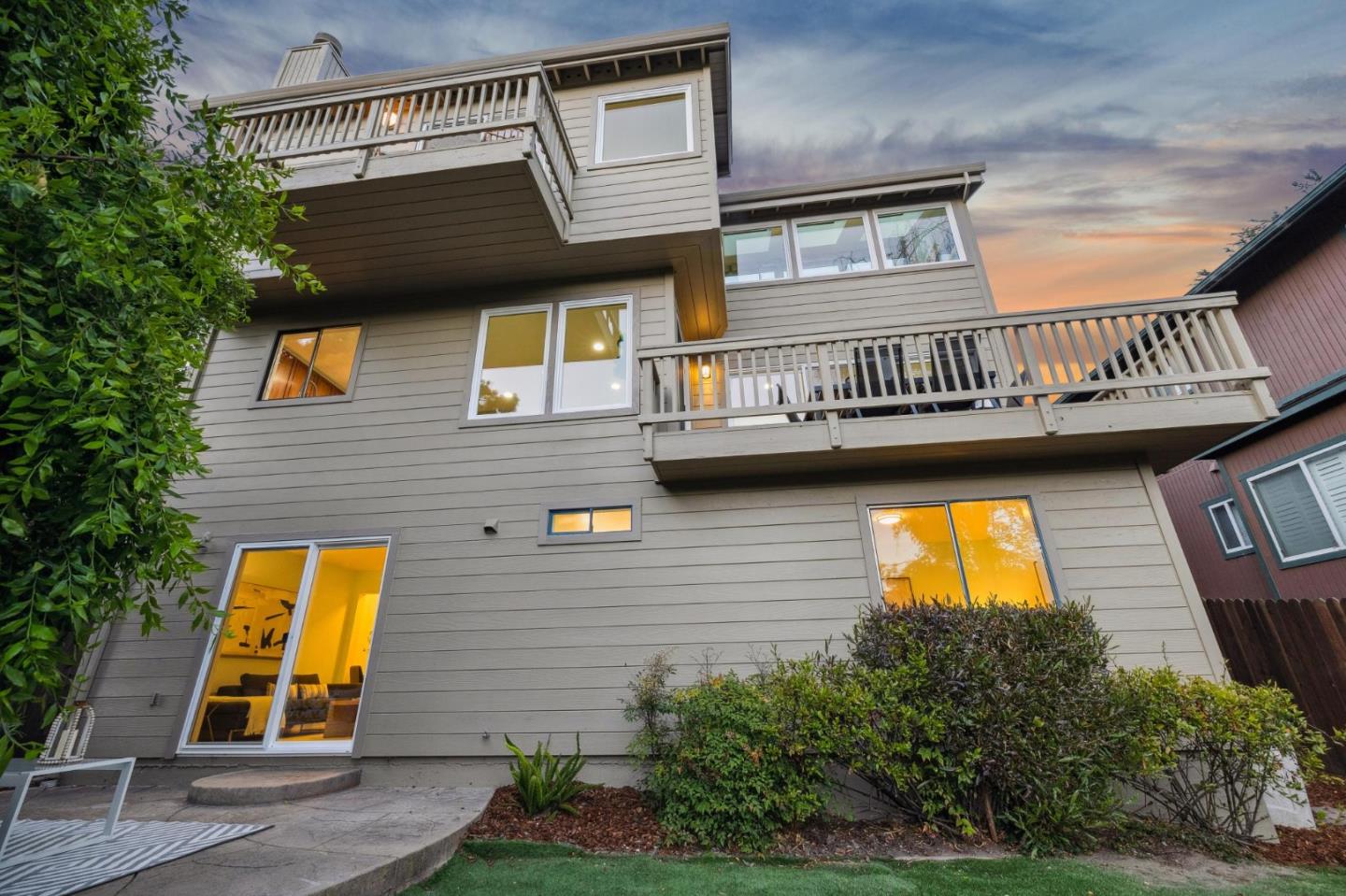 389 Avenue Granada