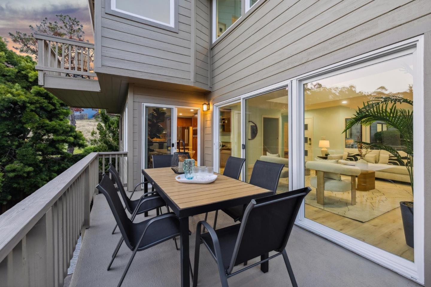 389 Avenue Granada