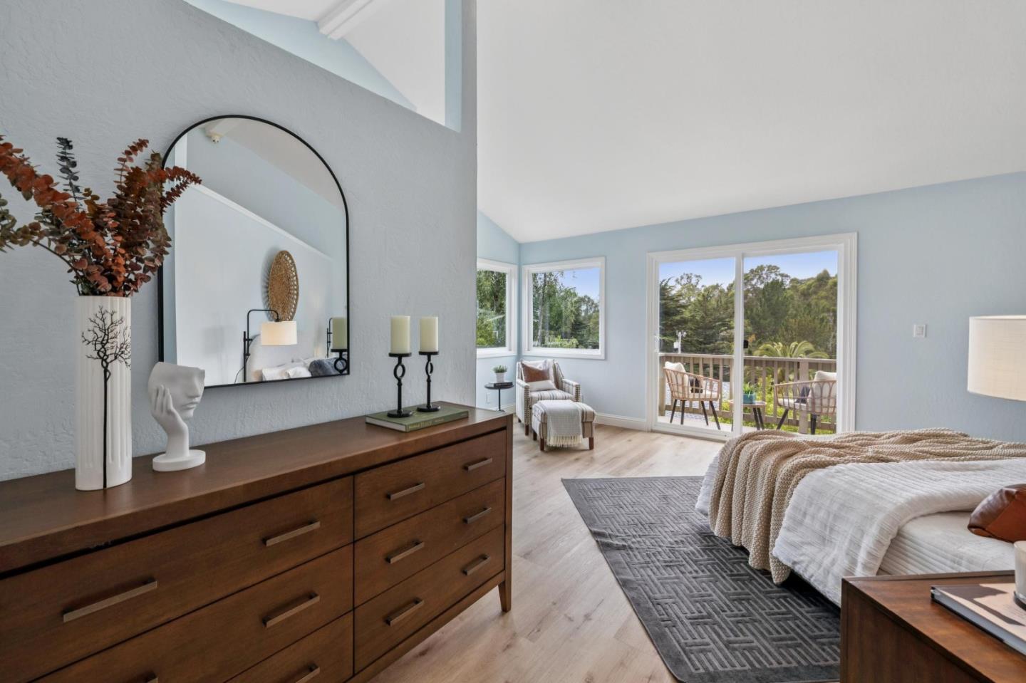 389 Avenue Granada