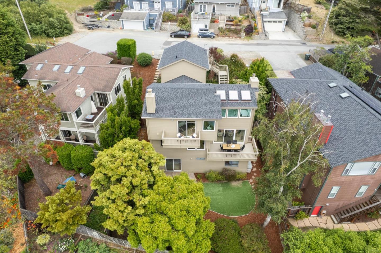 389 Avenue Granada