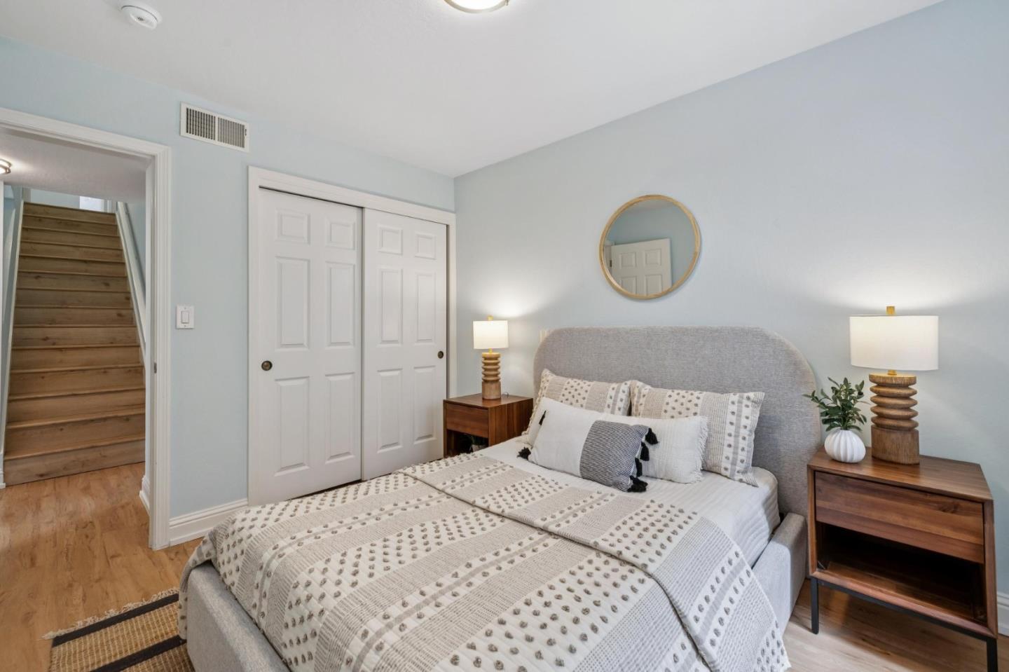 389 Avenue Granada