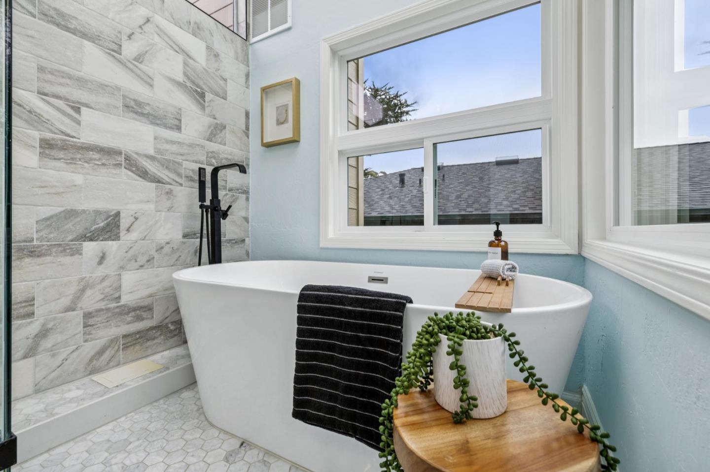 389 Avenue Granada