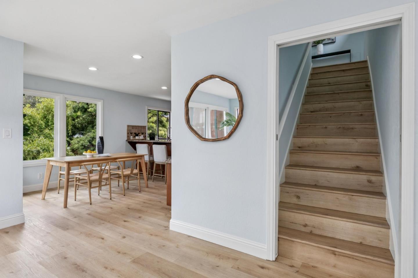 389 Avenue Granada