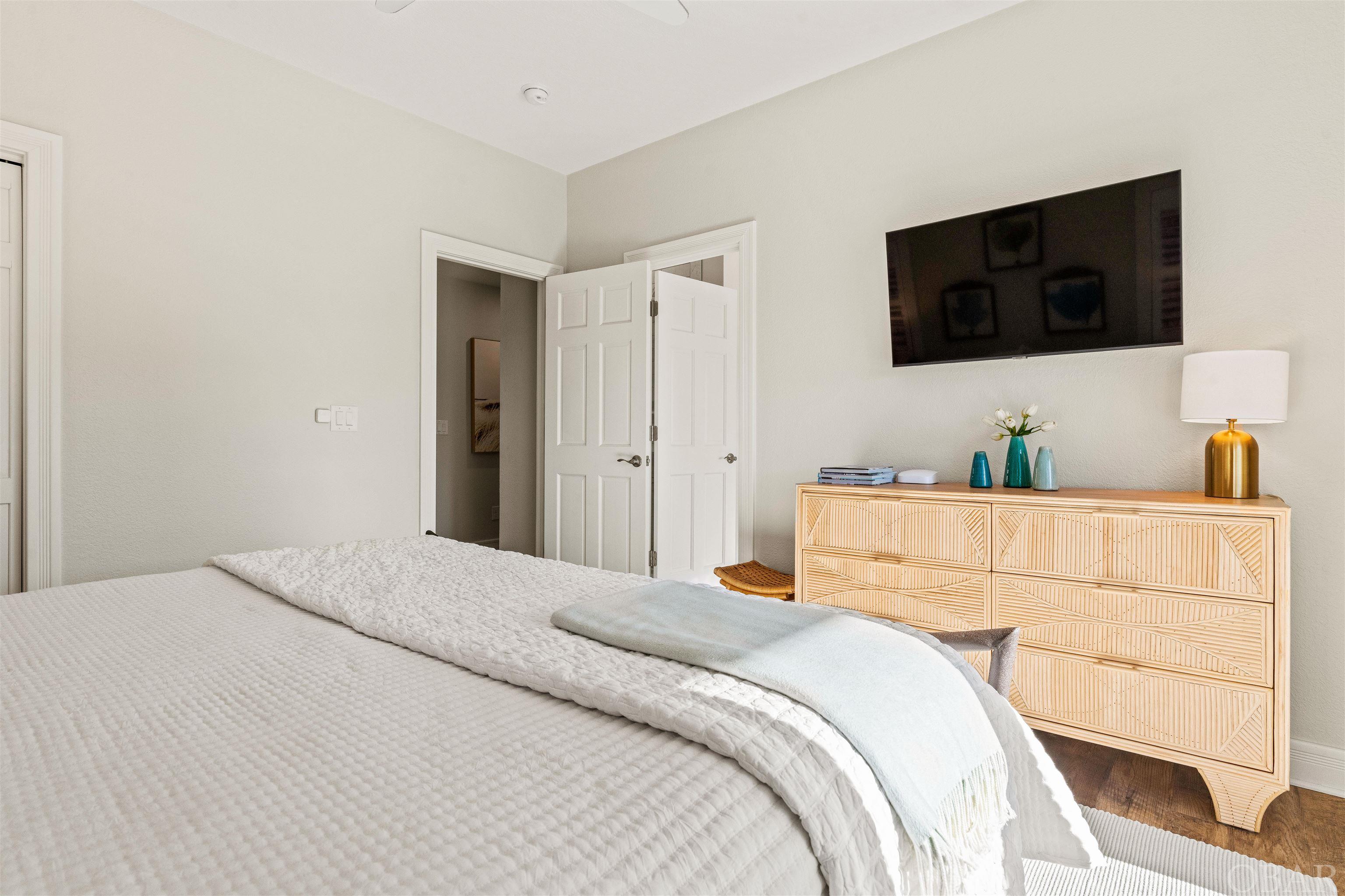 201 North Bay Club Drive Unit 201