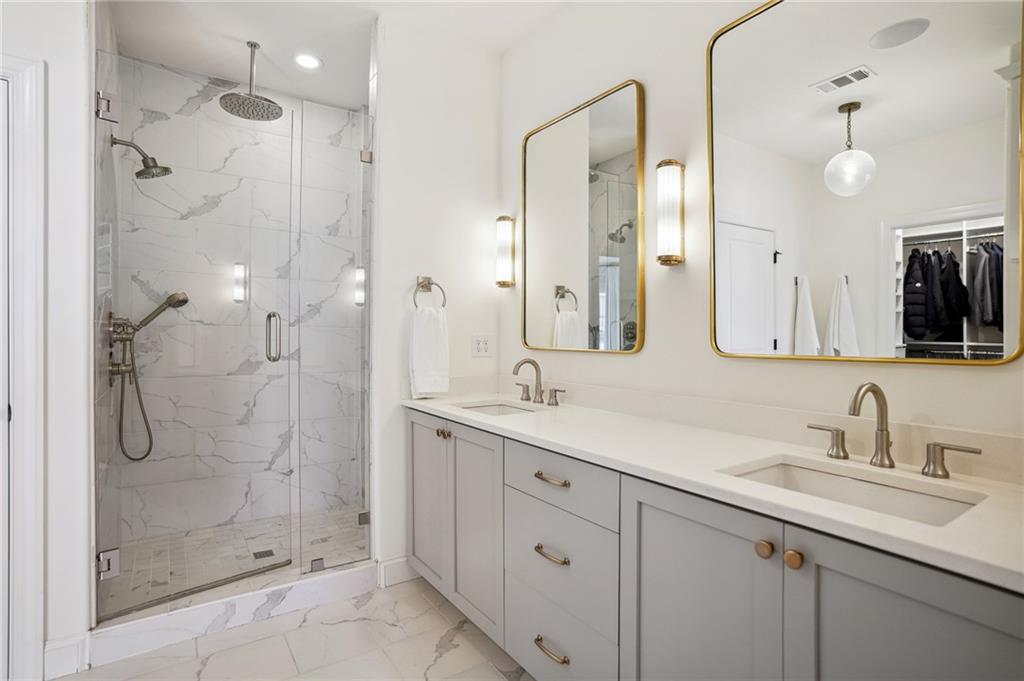 257 Colebrook Street NE