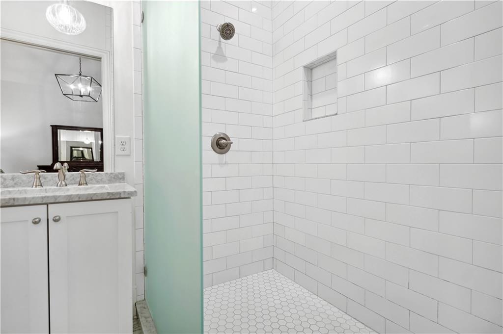 260 Colebrook Street NE