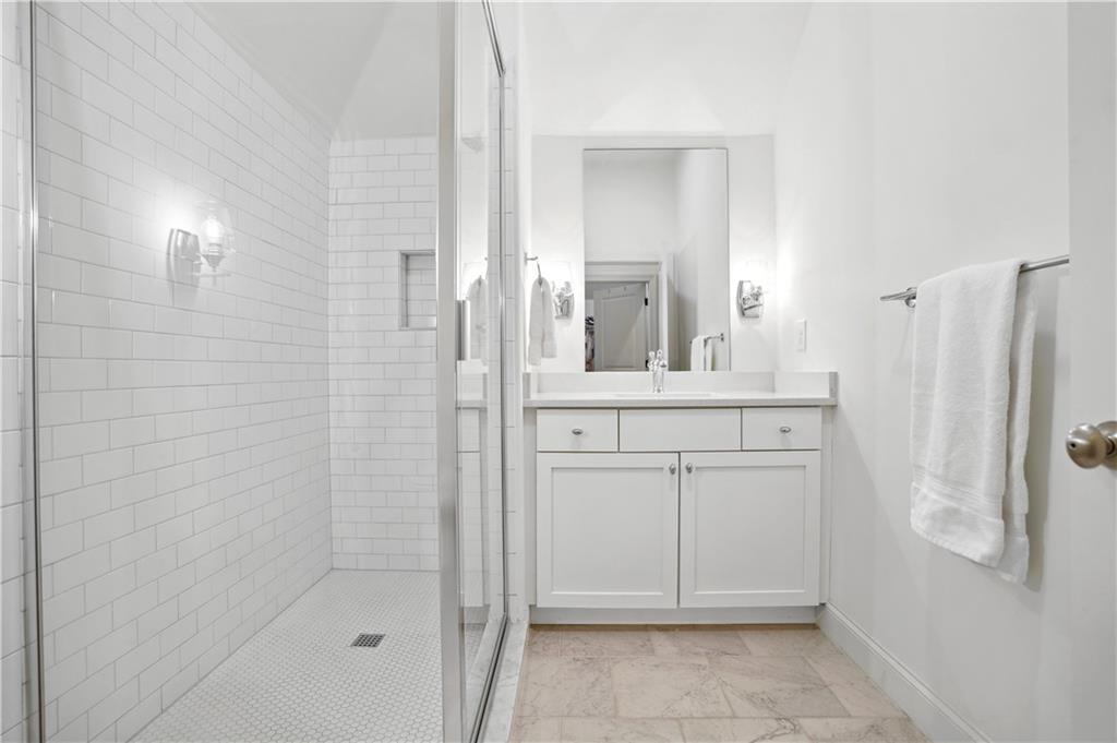 260 Colebrook Street NE