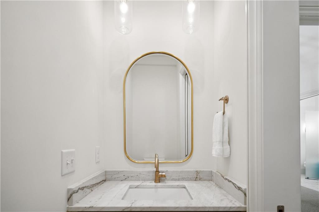 260 Colebrook Street NE