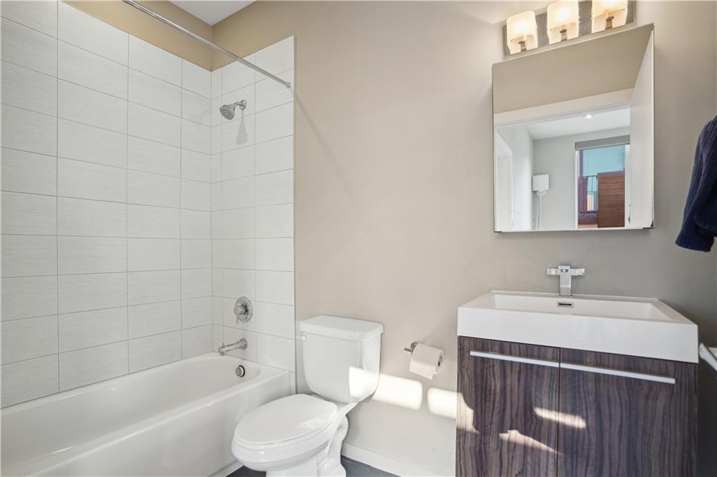 600 Bonaventure Avenue NE Unit 3