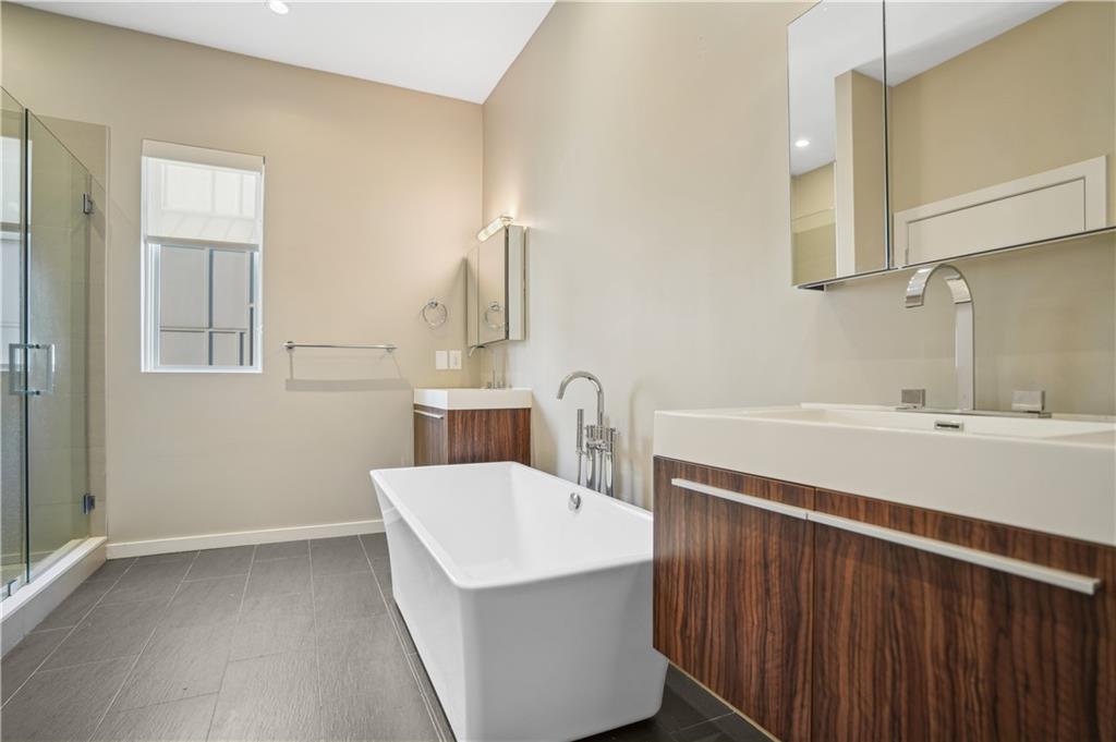 600 Bonaventure Avenue NE Unit 3