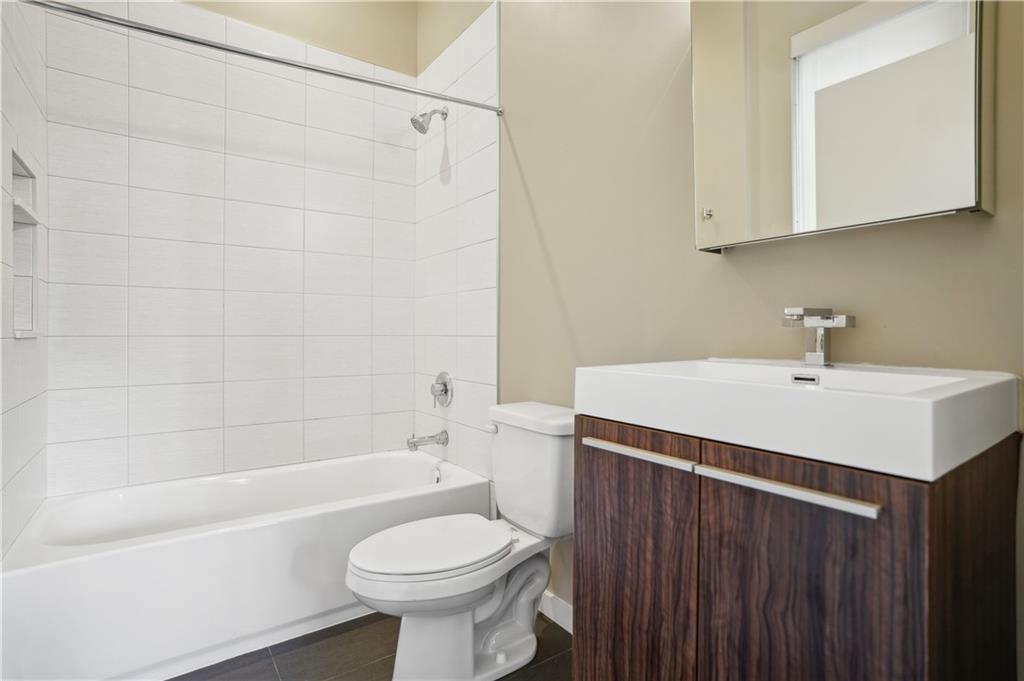 600 Bonaventure Avenue NE Unit 3