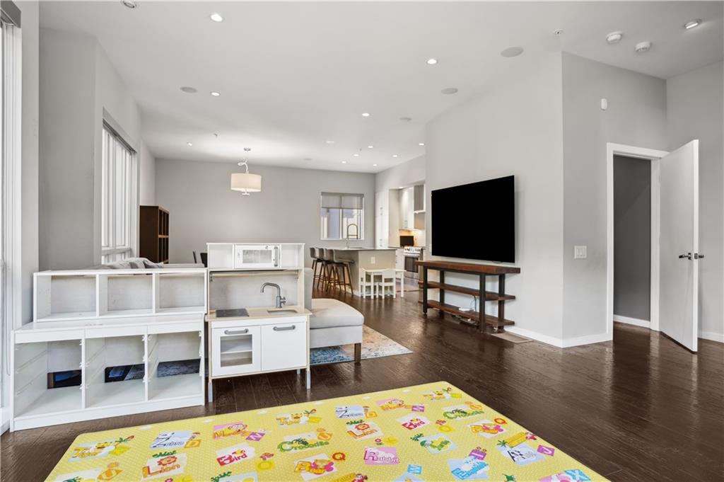 600 Bonaventure Avenue NE Unit 3