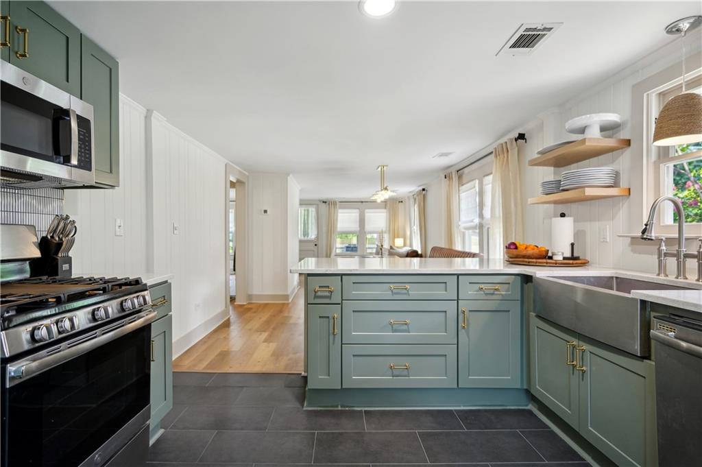 109 Lakewood Road SE