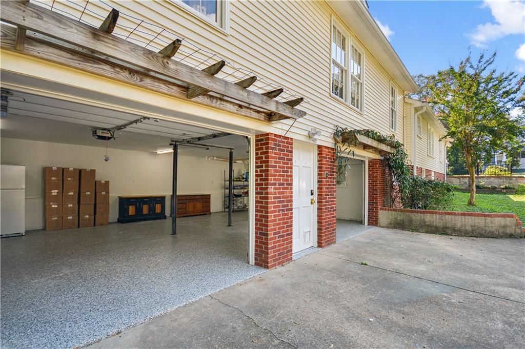 109 Lakewood Road SE