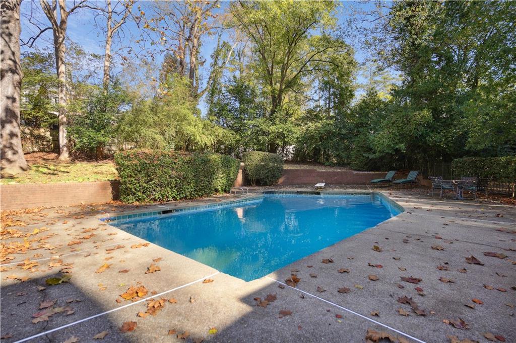 4345 Blackland Way