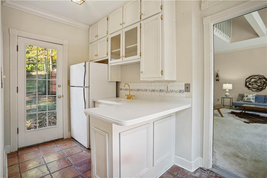 4345 Blackland Way