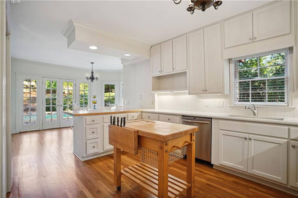 4345 Blackland Way