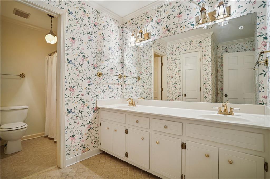 4345 Blackland Way