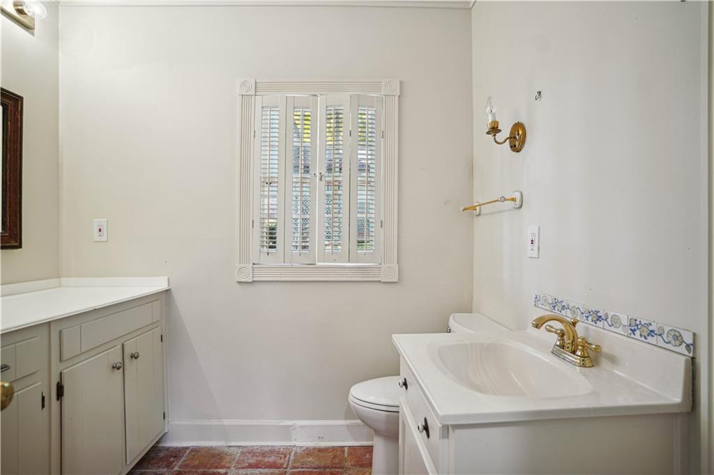 4345 Blackland Way